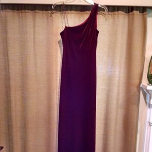 NWT Rimini by Shaw one shoulder garnet gown